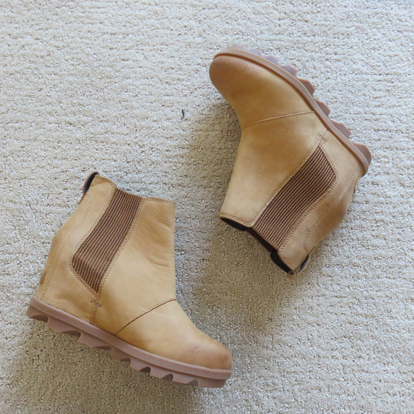 joan of arctic wedge chelsea